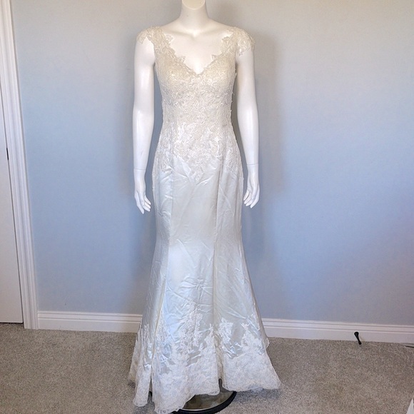 Justin Alexander #8730 Charmeuse Wedding Gown with Cap Sleeves - Picture 1 of 12